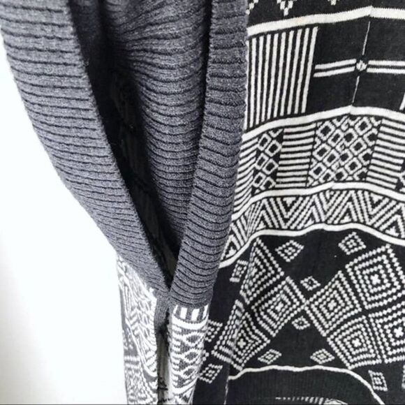 H&M Conscious Fine Knit Southwest Poncho Sweater - Picture 3 of 5